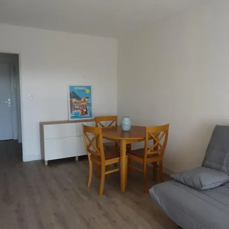 Renove Avec Loggia, Wifi Et Parking Prive A Port - Fr-1-335-131 *