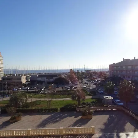 Renove Avec Loggia, Wifi Et Parking Prive A Port - Fr-1-335-131 公寓 耶尔