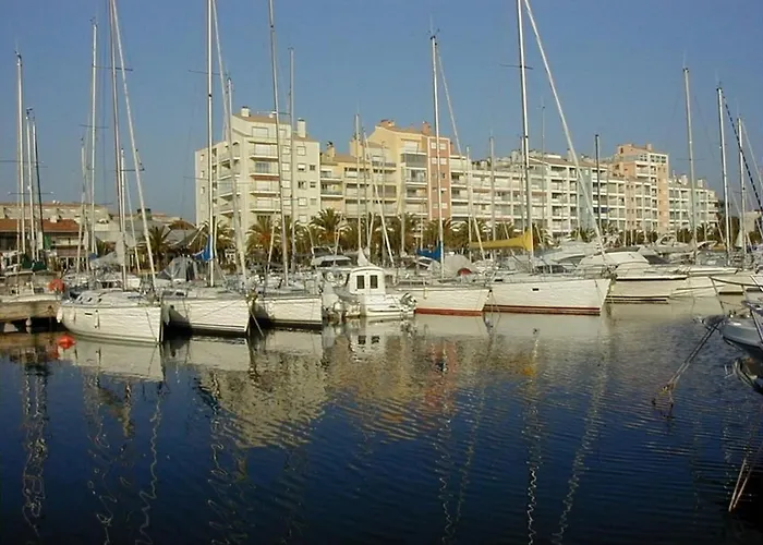 Renove Avec Loggia, Wifi Et Parking Prive A Port - Fr-1-335-131 Hyères