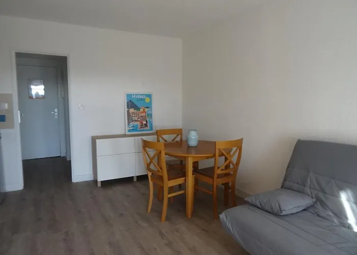 Renove Avec Loggia, Wifi Et Parking Prive A Port - Fr-1-335-131 *