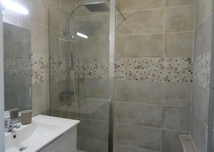 Lejlighed Renove Avec Loggia, Wifi Et Parking Prive A Port - Fr-1-335-131 *